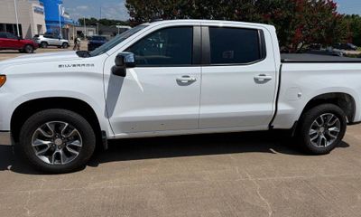2024 Chevrolet Silverado LT L