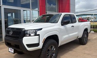 2025 Nissan Frontier S
