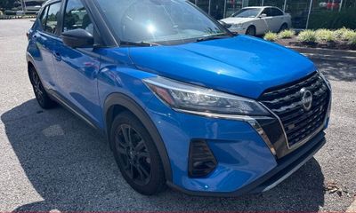 2023 Nissan Kicks SR