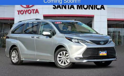 2024 Toyota Sienna XLE