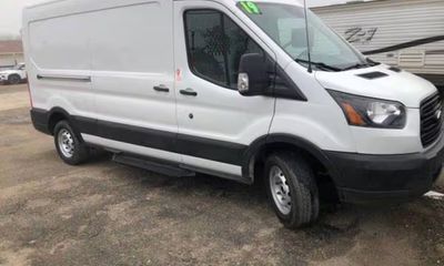 2019 Ford Transit 150 Medium Roof