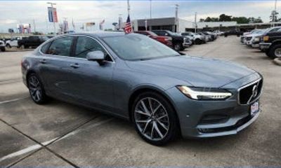 2018 Volvo S90 Momentum