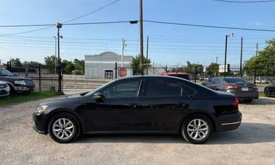 2018 Volkswagen Passat S R Line