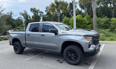 2026 Chevrolet Silverado Trail Boss Custom