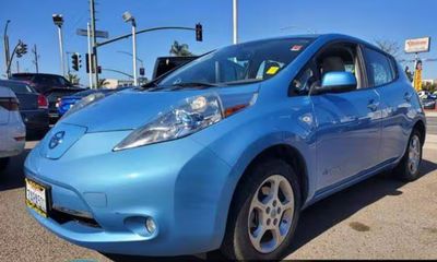 2011 Nissan Leaf SL