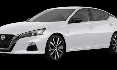 2023 Nissan Altima SR