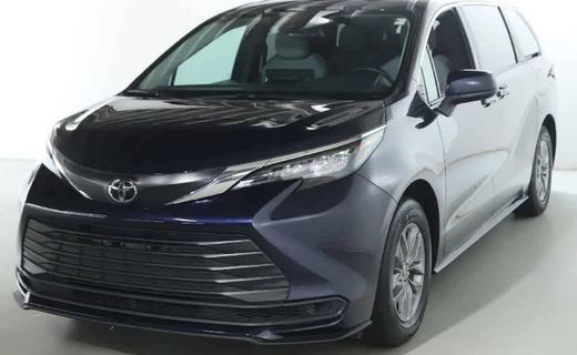 2026 Toyota Sienna LE