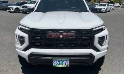 2024 GMC Canyon Elevation