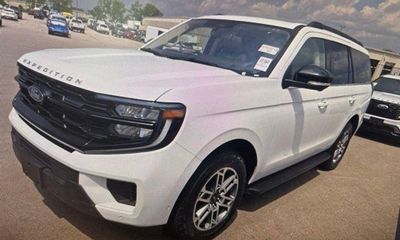 2025 Ford Expedition Active