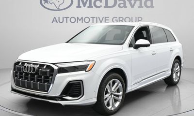 2025 Audi Q7 Quattro Premium
