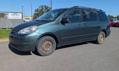 2005 Toyota Sienna LE