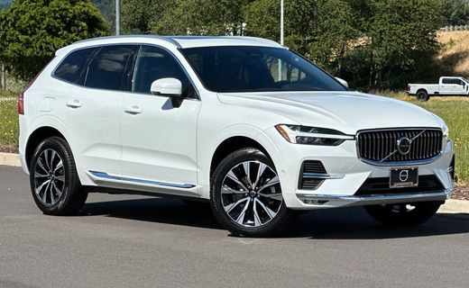 2023 Volvo XC60 Plus Bright