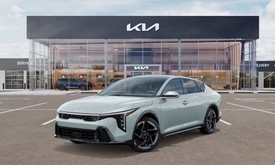 2025 Kia K4 GT Line