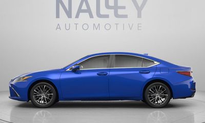 2023 Lexus ES 300H Ultra Luxury