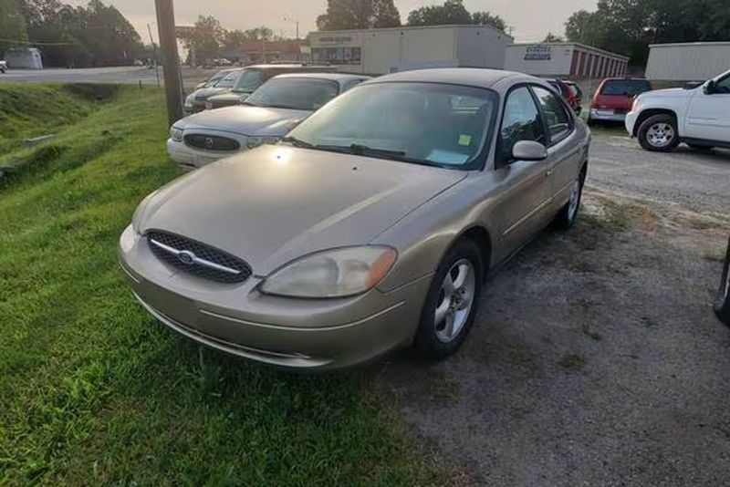 2001 Ford Taurus — a typically priced live listing