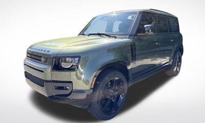 2026 Land Rover Defender 110 SE