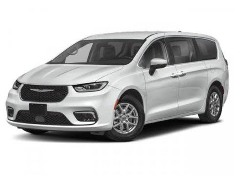 2024 Chrysler Pacifica — a typically priced live listing