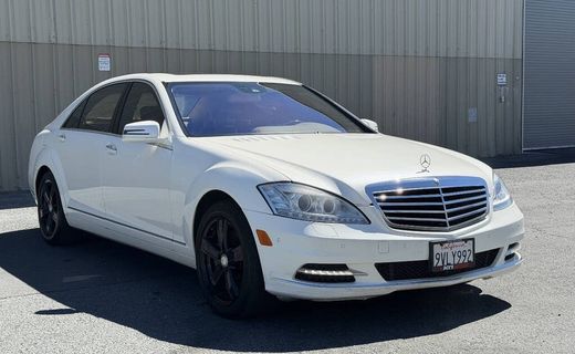 2010 Mercedes-Benz S-Class S550