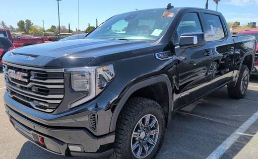 2025 GMC Sierra AT4