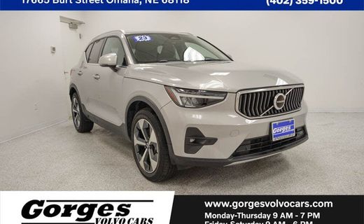 2023 Volvo XC40 Plus Bright