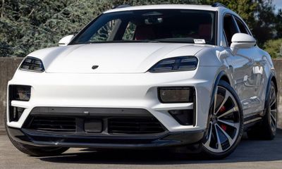 2025 Porsche Macan