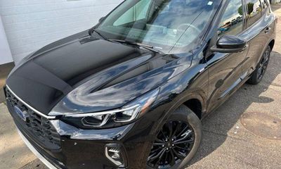 2023 Ford Escape ST Line Elite