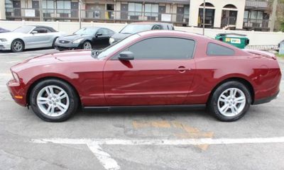 2012 Ford Mustang V6 Coupe