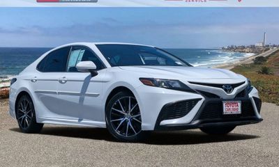 2023 Toyota Camry SE