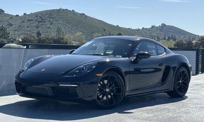 2024 Porsche 718 Cayman Style Edition