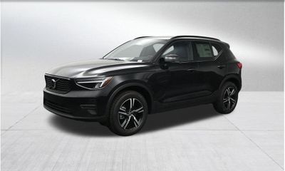 2026 Volvo XC40 Core