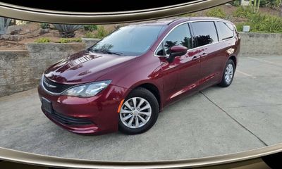2017 Chrysler Pacifica Touring