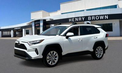 2025 Toyota RAV4 XLE Premium