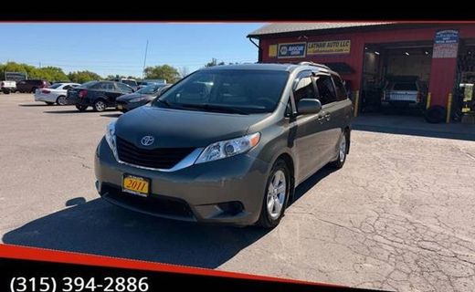 2011 Toyota Sienna LE