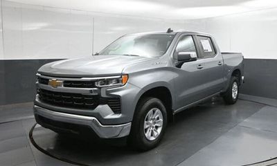 2025 Chevrolet Silverado LT