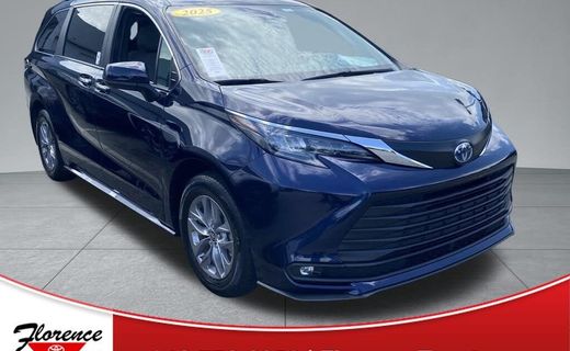2025 Toyota Sienna XLE