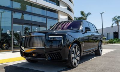 2025 Rolls-Royce Cullinan Base