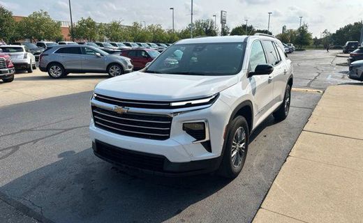 2024 Chevrolet Traverse LT