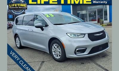 2023 Chrysler Pacifica Touring L