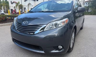 2011 Toyota Sienna XLE