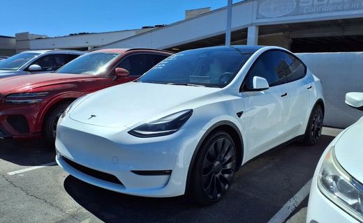 2023 Tesla Model Y Performance