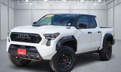 2025 Toyota Tacoma TRD OFF Road