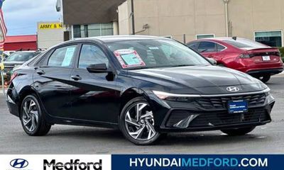 2025 Hyundai Elantra Blue SEL Sport
