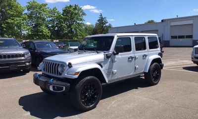 2024 Jeep Wrangler Sahara 4XE