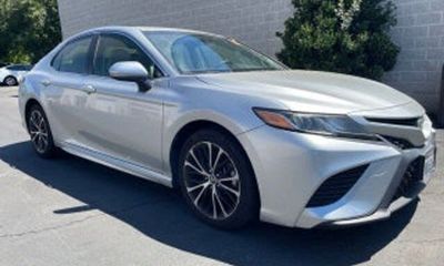 2018 Toyota Camry LE SE XLE