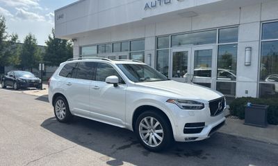 2017 Volvo XC90 Momentum