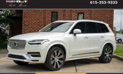 2025 Volvo XC90 Plus Bright