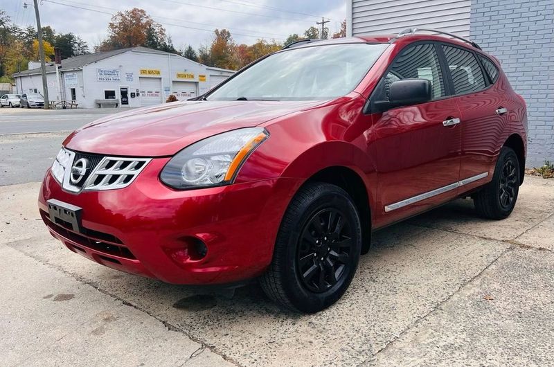 2014 Nissan Rogue Select — a typically priced live listing