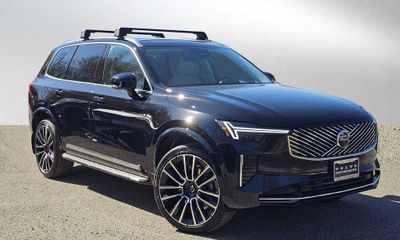 2026 Volvo XC90 Ultra Bright