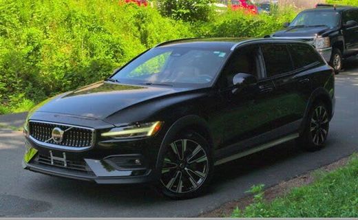 2023 Volvo V60CC Ultimate