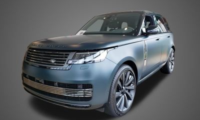 2026 Land Rover Range SV